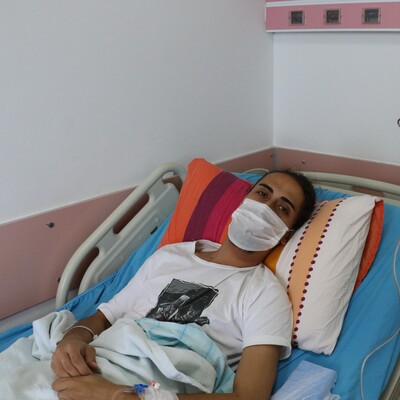 Genç doktoru öldüresiye dövdüler!