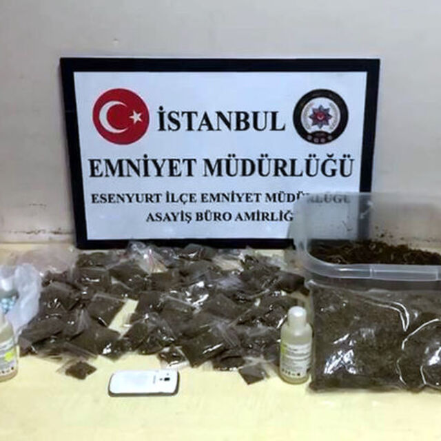 İstanbul'da uyuşturucu imalatı yapılan iki adrese baskın