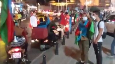 Taksim'de Azerbaycan'a destek konvoyu