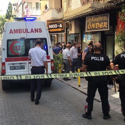 Birlikte yaşadığı kadını kuaförde öldürdü