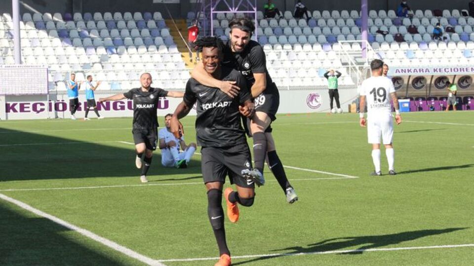 Altay deplasmanda güldü