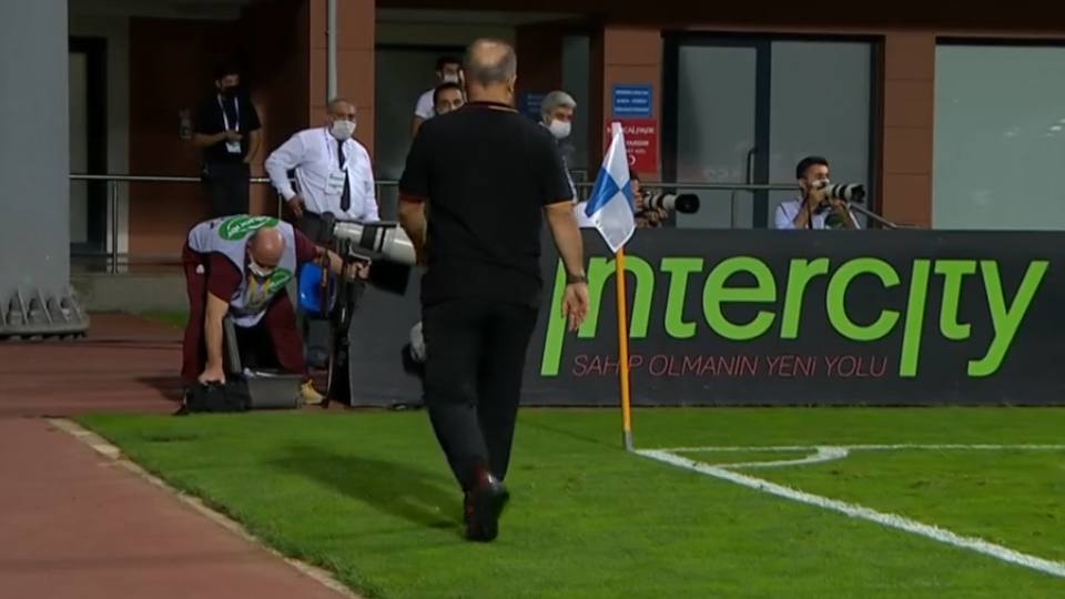 Terim'den tepki! Soyunma odasına gitti