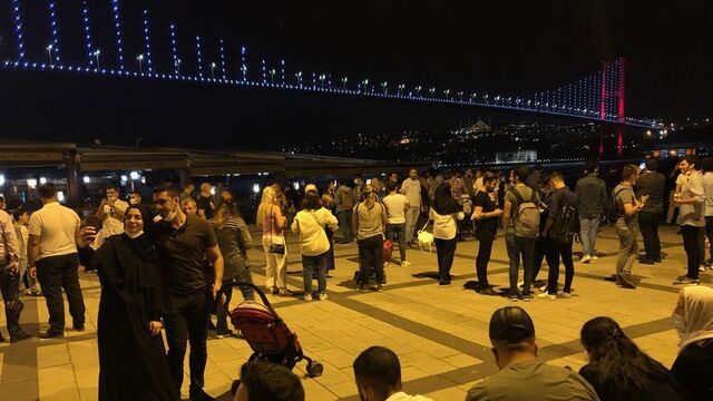 Koronavirüs kuralları yine unutuldu
