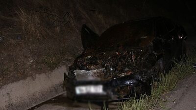 Feci kaza! Otomobil koyun sürüsüne daldı