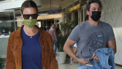 Baş başa öğle yemeği