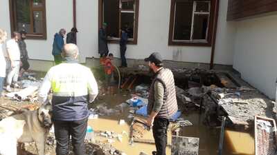 Rize'yi yine sağanak vurdu!