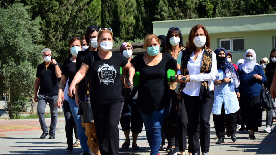 Hülya'nın cenazesini kadınlar taşıdı