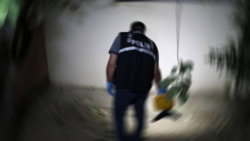 3 çocuk annesi evinde ölü bulundu