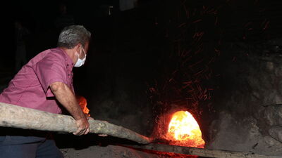 Toroslar'ın pekmezi yüzyıllık fırınlarda hazırlanıyor