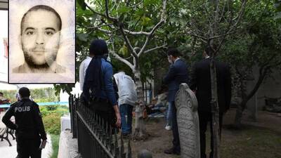 Cami avlusunda bıçaklı dehşet