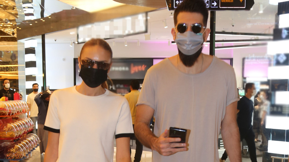 Sevgililer alışverişte