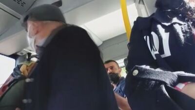 Yaşlı dede yolcuları isyan ettirdi