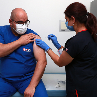 Covid-19 aşı denemeleri Ankara'da da başladı