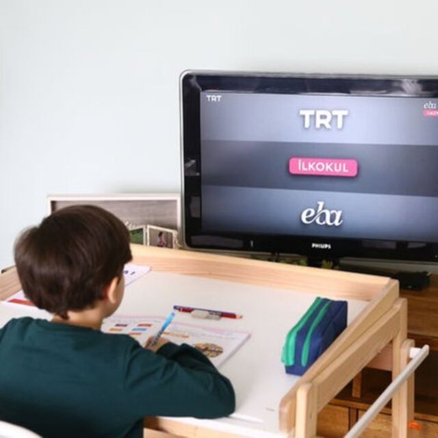 TRT ile EBA TV canlı yayını izleyin...