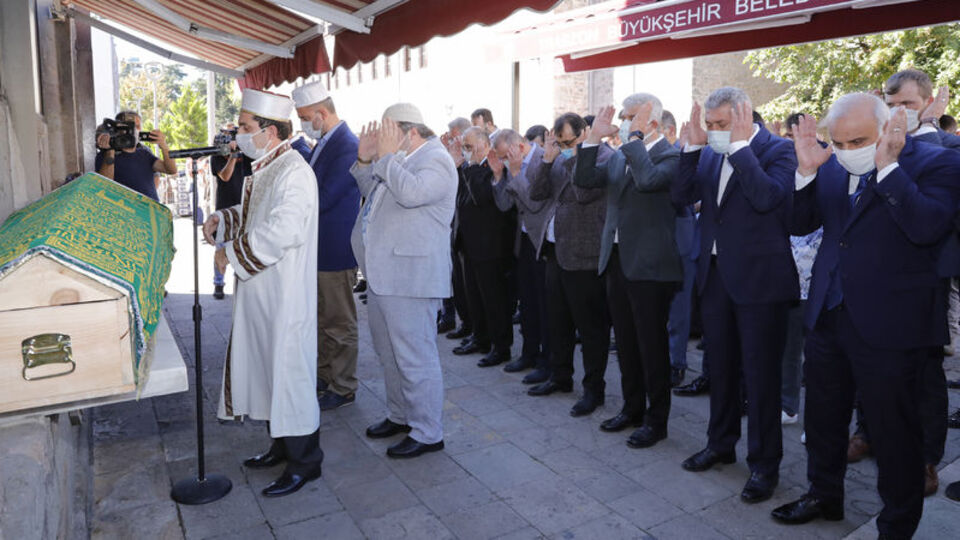 AK Partili Günnar'ın babası toprağa verildi