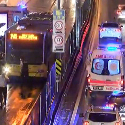 Merter'de metrobüs kazası