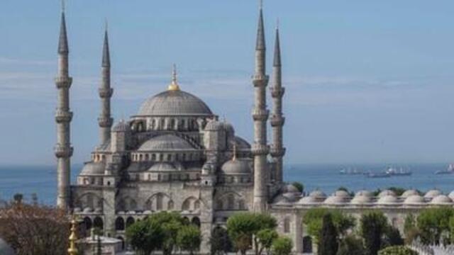 İstanbul cuma saati kaçta?