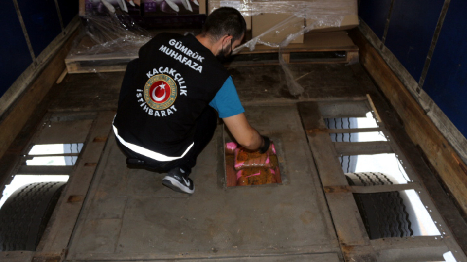 Sınır kapısında dev uyuşturucu operasyonu!