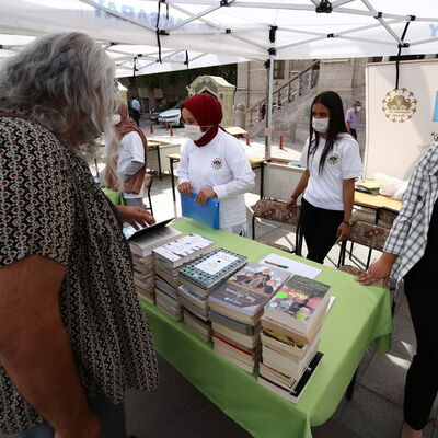 Aksaray Valiliği'nden 100 bin kitap