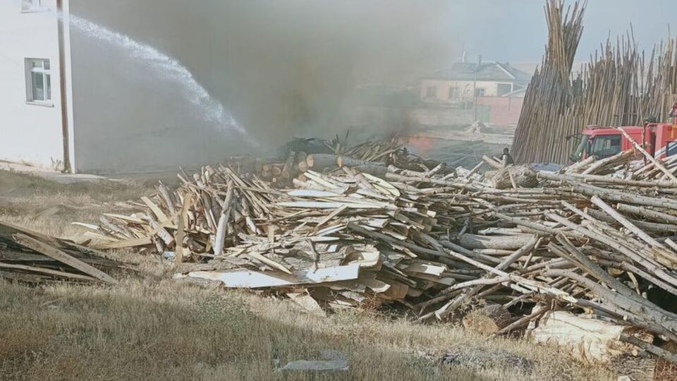 Konya'da besihane yangını! Yangın 3 saatte söndürüldü