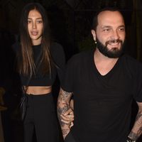 Berkay kiralık minibüsle geziyor