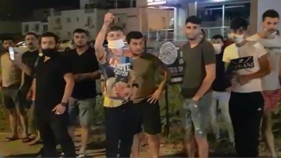 İskenderun'da gergin gece! Halk nöbet tuttu