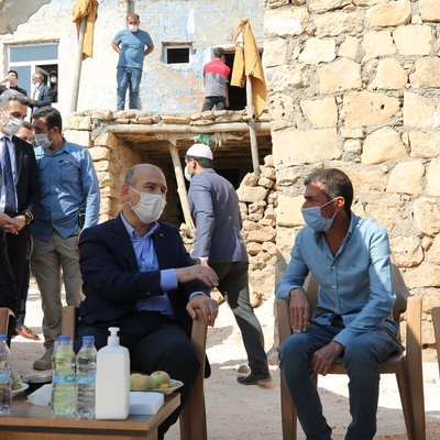 Bakan Soylu'dan darbedilen işçilere ziyaret