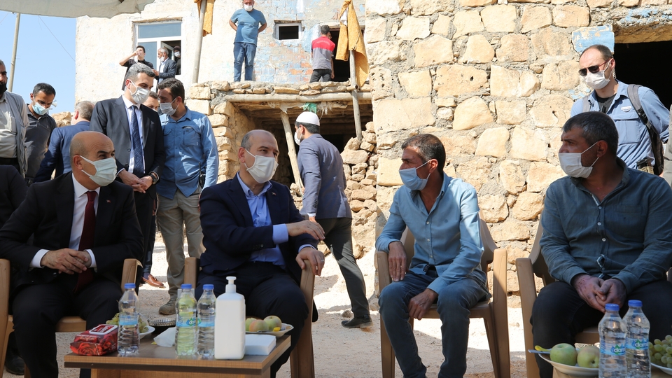 Bakan Soylu'dan darbedilen işçilere ziyaret