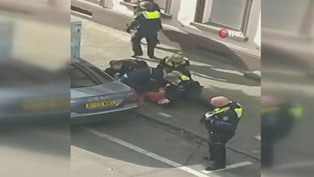 Almanya'da polis şiddeti!