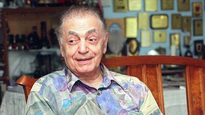 Hikmet Şimşek kimdir?