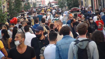 İstiklal Caddesi hıncahınç doldu!