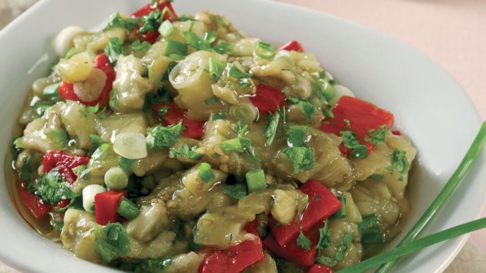 Patlıcan salatası tarifi ve malzemeleri