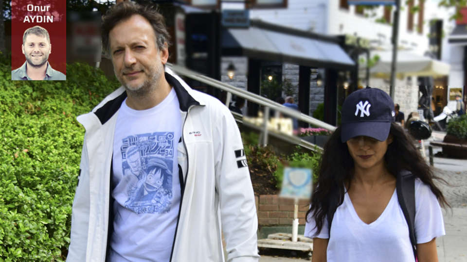 Sevgilisiyle yürüyüşte