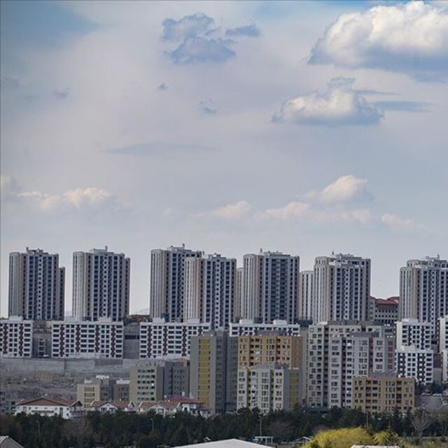 Zirvede Esenyurt var