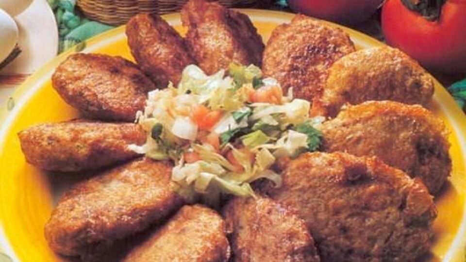 Tavuk kıymasından kadınbudu köfte nasıl yapılır?