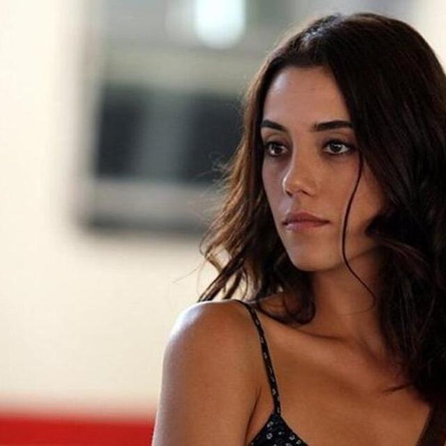 Cansu Dere kimdir?