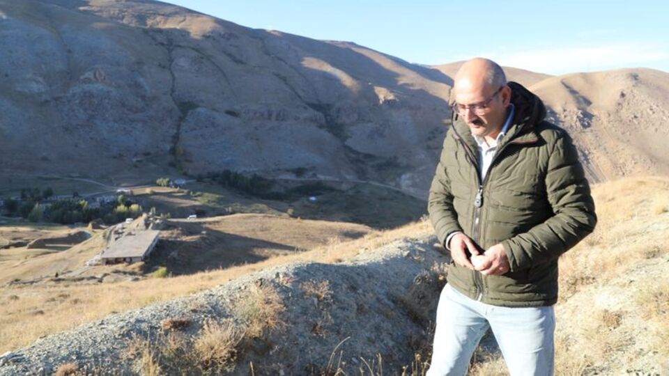 Ağabeyinin şehit düştüğü mevziyi ziyaret etti