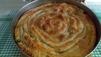 El Açması Ispanaklı Börek nasıl yapılır?