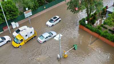 Şiddetli yağış İzmir'i vurdu!
