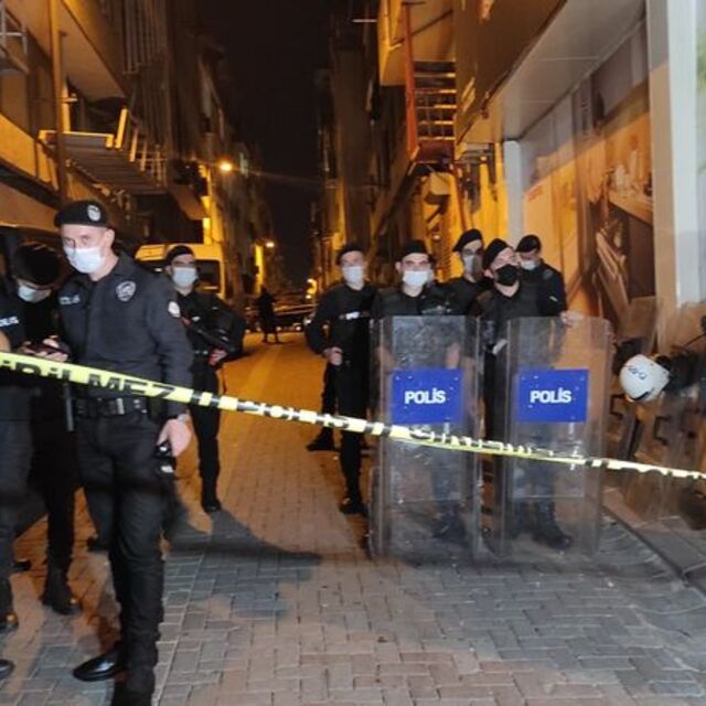 Zeytinburnu'nda gergin anlar! 1 ölü, 1 yaralı