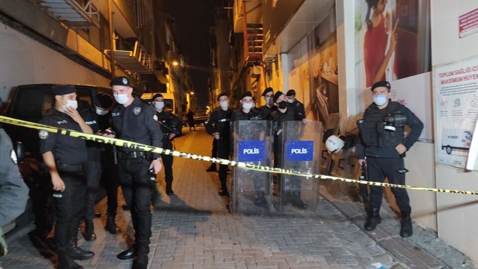 Zeytinburnu'nda gergin anlar! 1 ölü, 1 yaralı
