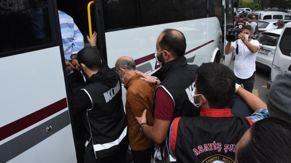 İzmir'deki sahte içki operasyonlarında 10 tutuklama