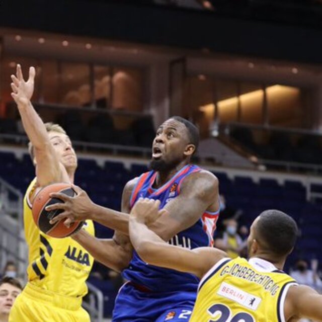 Anadolu Efes siftahı yaptı