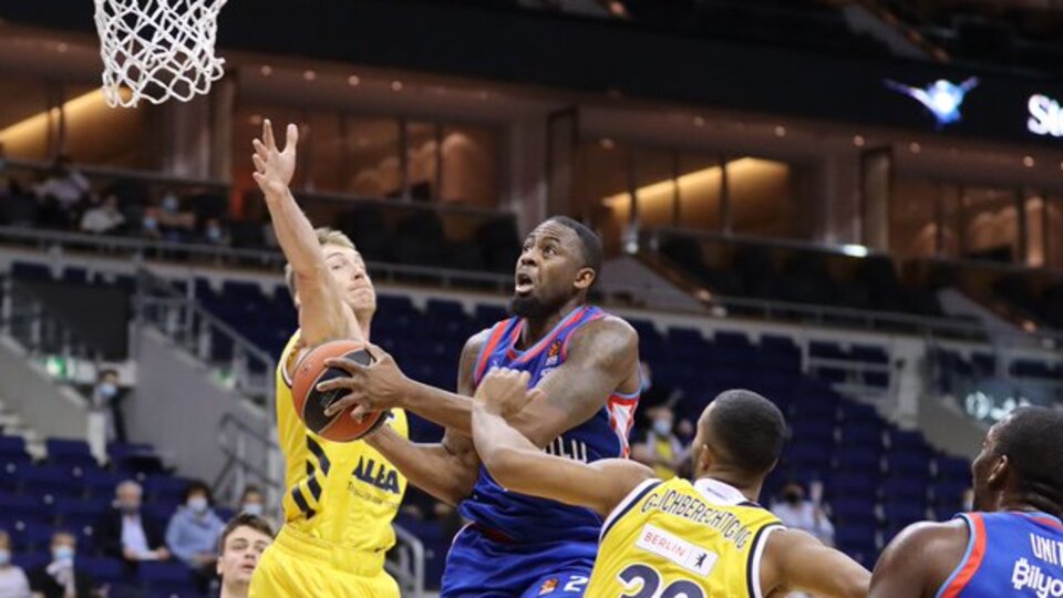 Anadolu Efes siftahı yaptı