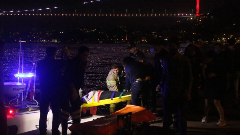 Sarıyer'de denize atlayan genç kız kurtarıldı