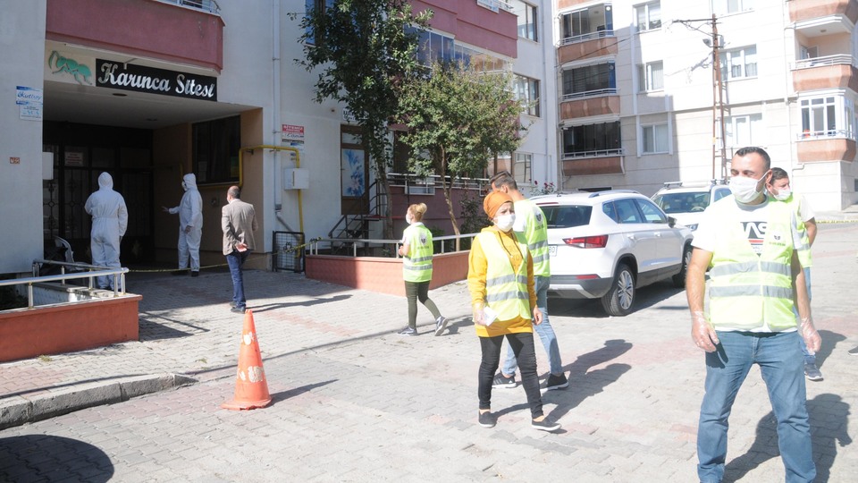 Kırklareli'de 94 daireli siteye karantina!