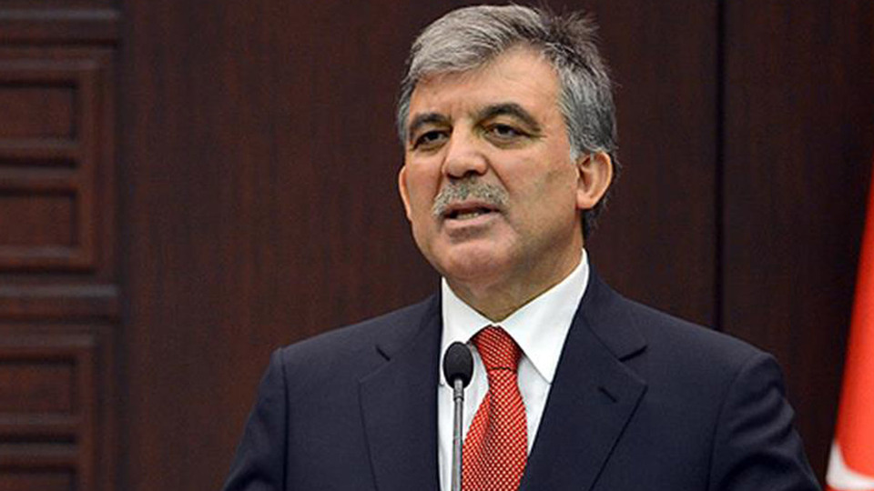 Gül: AYM'ye hücum ediliyor