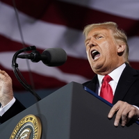 Trump'tan Facebook ve Twitter'a sert çıkış!