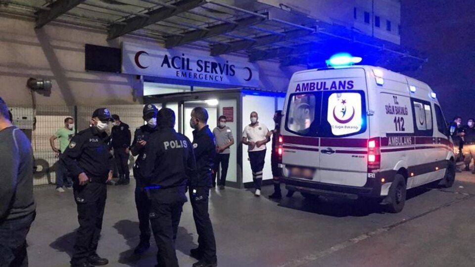 Otomobilin çarptığı kadın kurtarılamadı