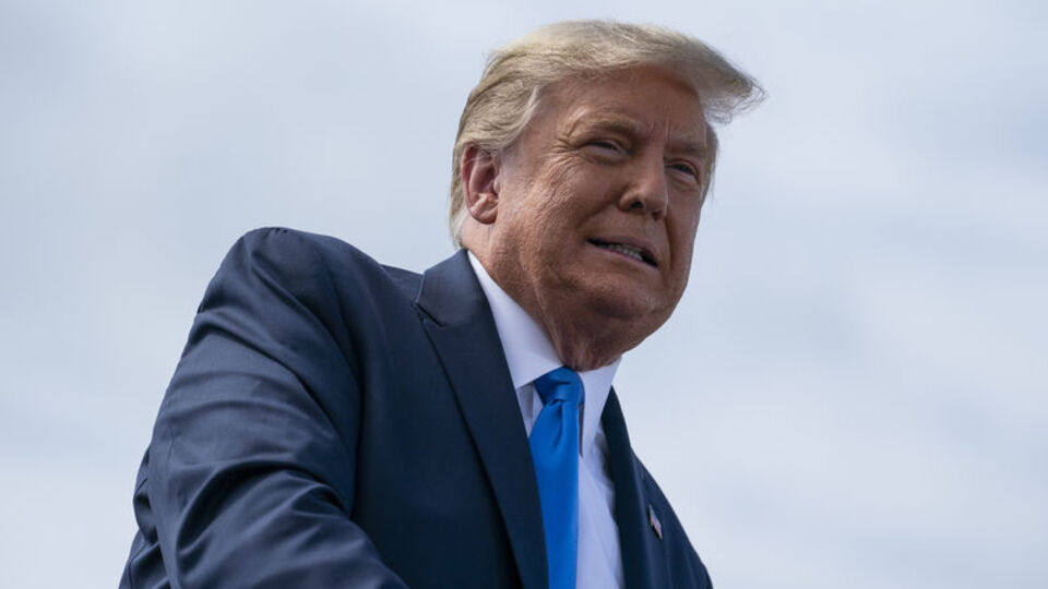 Trump'tan Biden'a 'kolunu kaldıramıyor' alayı